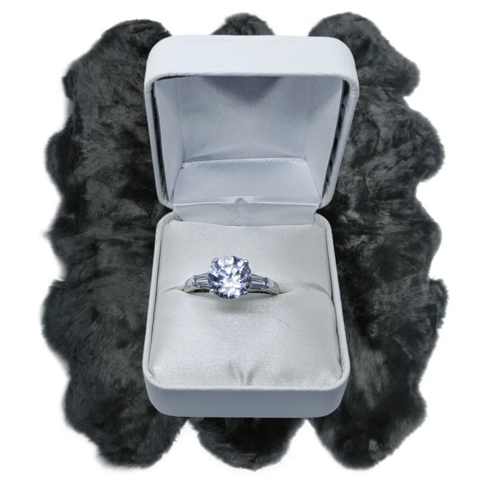 Three-Stone Round CZ Statement Ring in Sterling Silver Size 9. NWOT